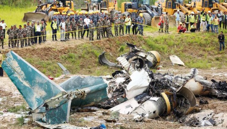 Yolcular Öldü Pilot Kurtuldu: Nepal’de Uçak Düştü 18 Ölü