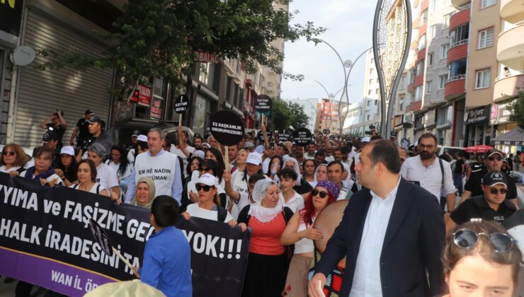 Yönetime Hürmet Yürüyüşü Hakkari’de Düzenlendi