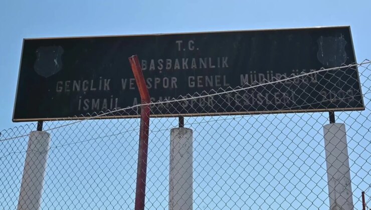 Yozgat’ta Futbol Alanları Hayvanların Otlak Yeri ve Harman Yeri Olarak Kullanılıyor