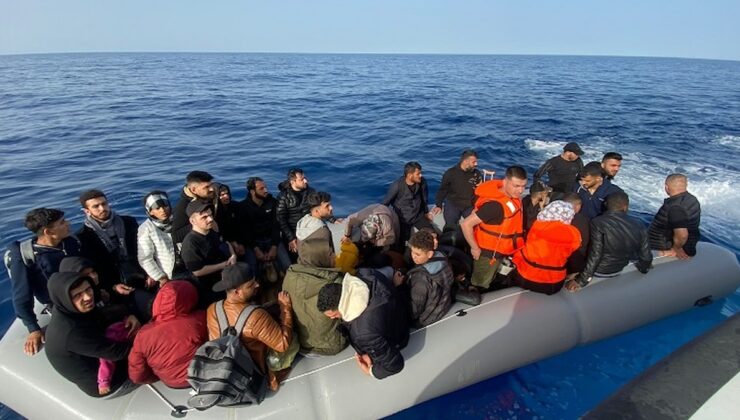 Yunanistan’a ‘Göçmenleri Türkiye’ye İtme’ Uyarısı