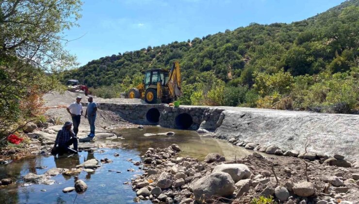 Yunusemre Belediyesi Örselli ve Maldan Mahallesi Arasında Menfez Çalışması Yaptı