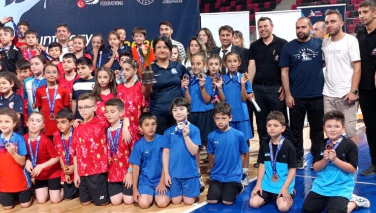 Yunusemre Belediyespor Badmintoncuları Türkiye Şampiyonası’nda Başarıya İmza Attı