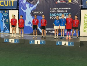 Yunusemre Belediyespor Badmintoncuları Uluslararası Turnuvadan Madalyalarla Döndü