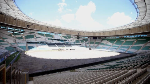 Yüzüncü Yıl Atatürk Stadı’nın Tabanı Yenileniyor!