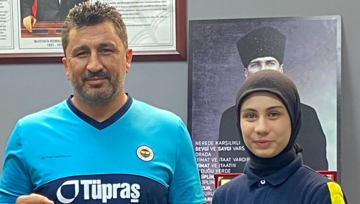 15 Yaşında Boksör Azra Nur Çetin, Fenerbahçe’ye Transfer Oldu