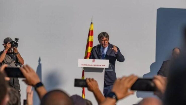 7 Yılın Ardından Barselona’ya Dönen Eski Katalan Lider Puigdemont, Polis Takibini Atlatarak İspanya’dan Kaçtı