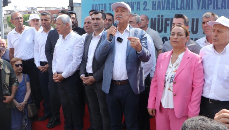 Adana Şakirpaşa Havalimanı’nın Kapatılmasına Karşı Eylem Düzenlendi