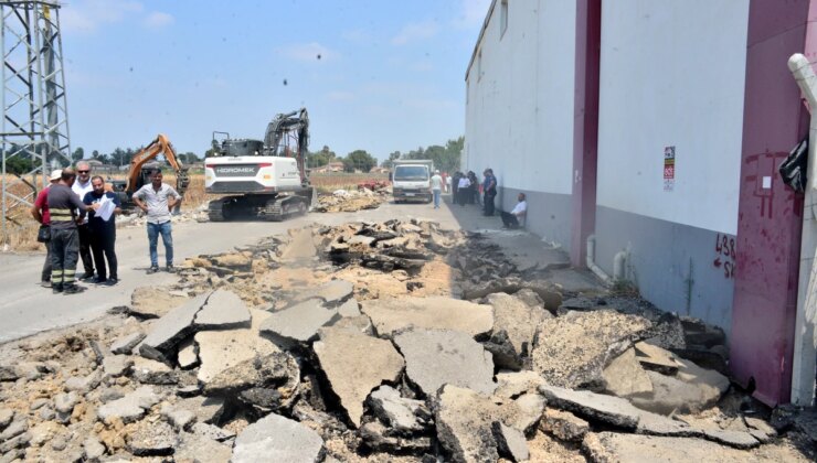 Adana’da İş Merkezinin Yolu Parçalandı, Esnaf Çözüm Bekliyor