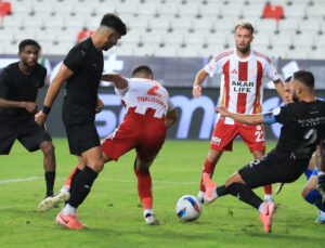 Antalyaspor Geriden Gelip 90+1’de Kazandı