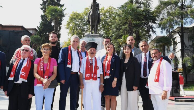 Atatürk’ün Cumhurbaşkanı Olarak Bursa’ya Gelişinin 100. Yılı Anısına Çelenk Sunumu Yapıldı