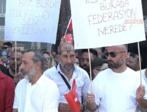 Berber ve Kuaförlerden Pazar Günü Tatil Kararına Protesto