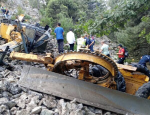 Bergama’da İş Makinesi Uçurumdan Düştü, Operatör Hayatını Kaybetti