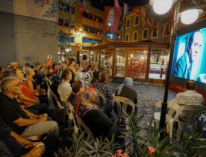 Beyoğlu Emekli Konutu’nda Açık Hava Film Gösterimi