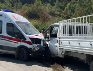 Bursa’da Katliam Gibi Kaza: 2 Ambulans Kamyonet ile Çarpıştı