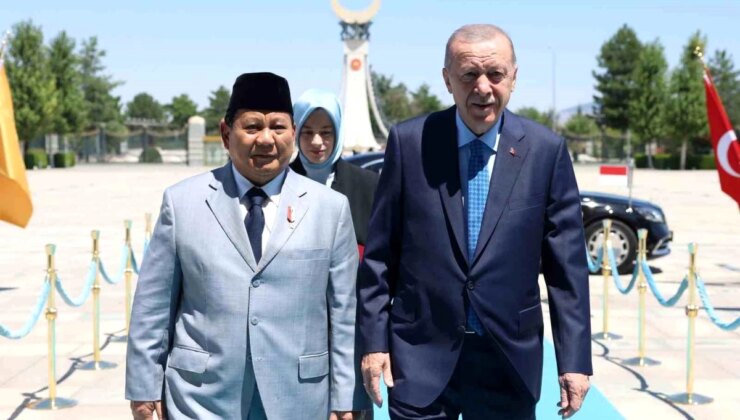 Cumhurbaşkanı Erdoğan, Endonezya Cumhurbaşkanı ve Savunma Bakanı ile Görüştü