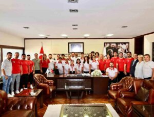 Denizli Büyükşehir Belediyespor’un Ulusal ve Uluslararası Müsabakalarda Dereceye Giren Atletleri Başkan Çavuşoğlu ile Buluştu