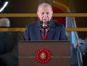 Erdoğan’dan 30 Ağustos Mesajı: Tam Bağımsız Türkiye Ülkümüze Emin Adımlarlarla Yürüyoruz; Klavyesinden Zehir Akan 5. Kol Aparatlarının Tuzağına Düşmeyeceğiz!