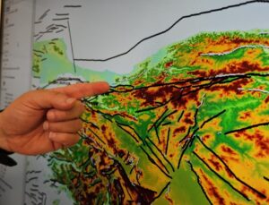 Fay Hatlarını İnceleyen Profesör En Riskli Bölgeleri Açıkladı