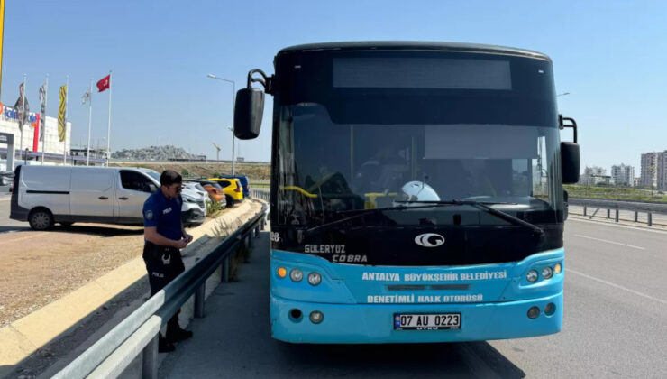 Halk Otobüsünün Önünü Kesti, Şoförü Darbetti, Kontak Anahtarı Aldı