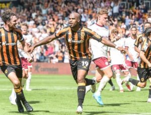 Hull City Son Dakikada Beraberliği Kurtardı