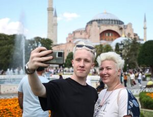 İstanbul’a 6 Ayda 8,5 Milyonu Aşkın Turist Geldi