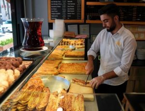 İstanbullu Her Gün 16 Kamyon Dolusu Börek Yiyor