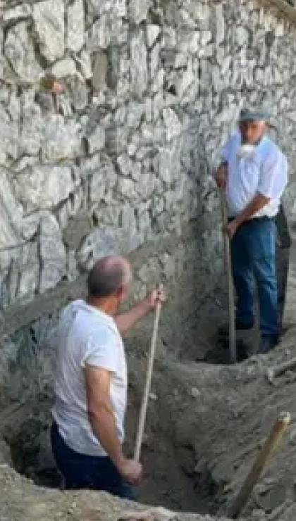 istanbulun gobegindeki rum ortodoks mezarligina dadandilar meskenlerinden cikanlar olayin sebebini ortaya koydu 1 VbrnkV56