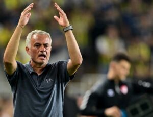 Jose Mourinho’dan Olay Sözler: Galatasaray Kart Görmüyor