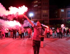 Karaman Futbol Kulübü’nde Yönetim Krizine Taraftarlardan Meşaleli Tepki