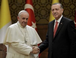 Katolik Medyasından Cumhurbaşkanı Erdoğan’a Övgü: Papa’ya İstediğini Yaptırdı