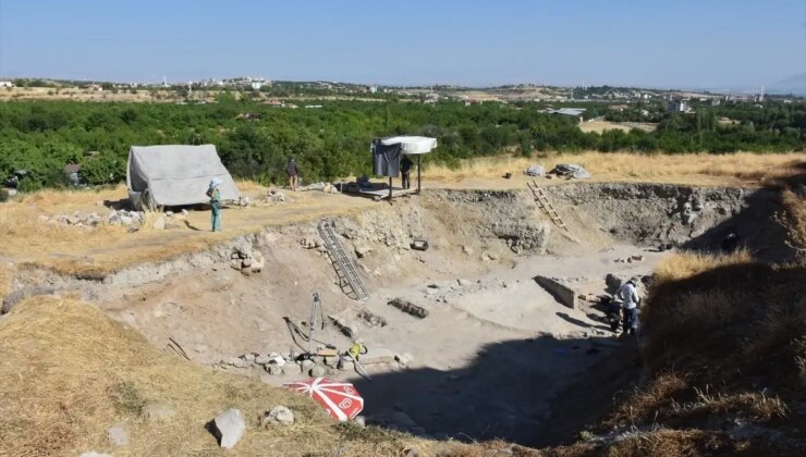 Malatya’da 7 Bin Yıllık Mühürler Bulundu