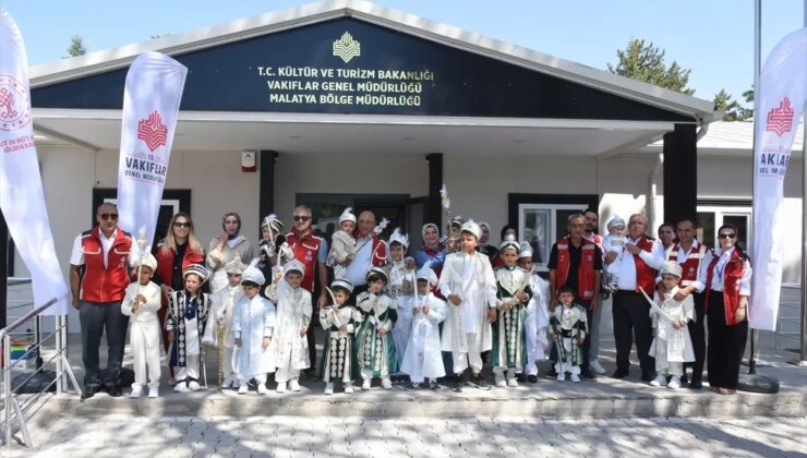 Malatya’da Düzenlenen Şölenle 22 Çocuk Sünnet Edildi