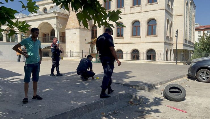 Mescide Namaza Giderken Merminin Hedefi Oldu