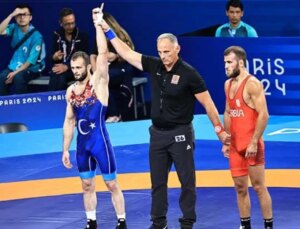 Milli Güreşçi Enes Başar, 7-0 Geriye Düştüğü Maçı 8-7 Kazanarak Paris Olimpiyatları’nda Son 16 Çeşidine Yükseldi