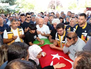 Oltu’da Trafik Kazasında Hayatını Kaybeden Sağlık Çalışanları İçin Tören Düzenlendi