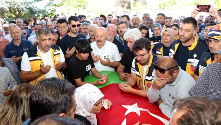 Oltu’da Trafik Kazasında Hayatını Kaybeden Sağlık Çalışanları İçin Tören Düzenlendi