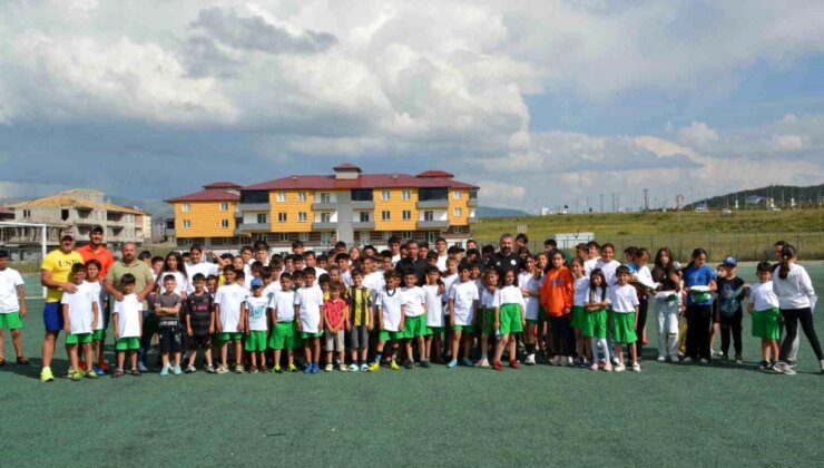 Sarıkamış’ta Çocuklar Hem Kuran Kursuna Gidiyor Hem de Yaz Spor Okullarına Katılıyor