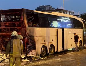 Şişli’de Şehirlerarası Otobüs Seyir Halindeyken Alev Aldı