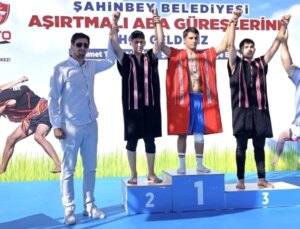 Sultangazi Belediyesi Spor Kulübü Güreşçisi Türkiye Şampiyonu