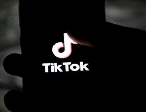 Tiktok’ta Vakit Geçirmek Vücut Algısını Kötü Etkiliyor