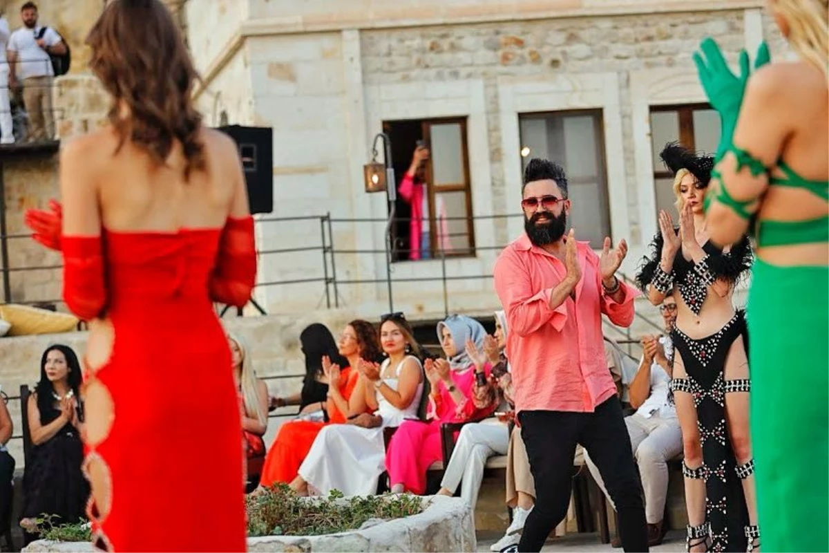 unlu modaci emrullah koroglunun fashion week cappadocia defilesi buyuledi 7 MOZFNkRU