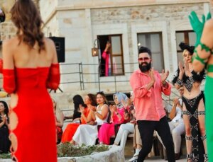 Ünlü Modacı Emrullah Köroğlu’nun Fashion Week Cappadocia Defilesi Büyüledi