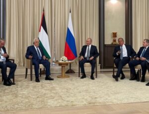 Vladimir Putin, Mahmud Abbas’ı Kabul Etti