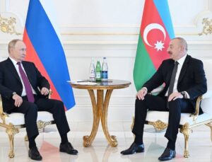 Vladimir Putin ve İlham Aliyev, Bakü’de Bir Araya Geldi