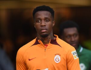 Wilfried Zaha İçini Döktü: Yöneticilere Sorun