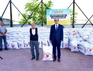 Yeşilyurt Belediyesi, Depremde Zarar Gören Çiftçilere 35 Ton Arpa Dağıttı