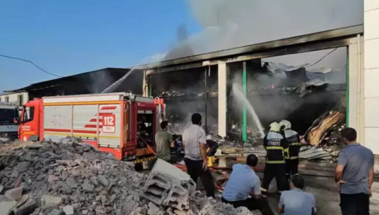 Adana’da Sanayi Sitesinde Yangın: 10 İş Yeri Zarar Gördü