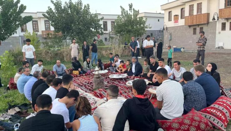 Ak Parti Diyarbakır İl Başkanlığı, Sezai Karakoç’un Anısını Yaşattı