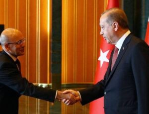 Bakan Şimşek’in İstifa Dedikodularının Gerisindeki Diyalog: Kitapla Siyaset Uyuşmuyor Mehmet Bey, Nasıl Olacak Bu İş?