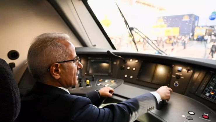 Bakan Uraloğlu, Innotrans 2024’te Ulaştırmanın Geleceğini Görüştü